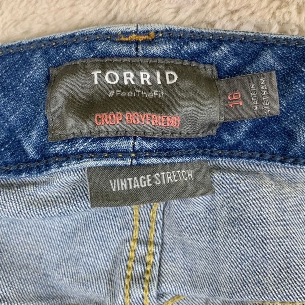 Torrid Crop Boyfriend Jeans Womens 16 Medium Wash Distressed Vintage Stretch 25" - Picture 5 of 12